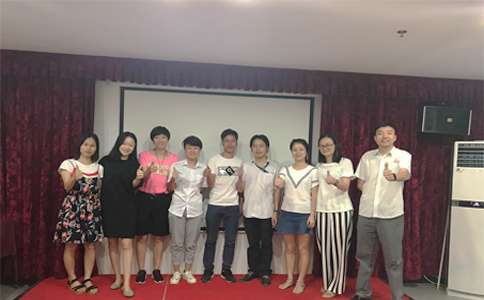  通發激光的家人們和各位美女初次見面！